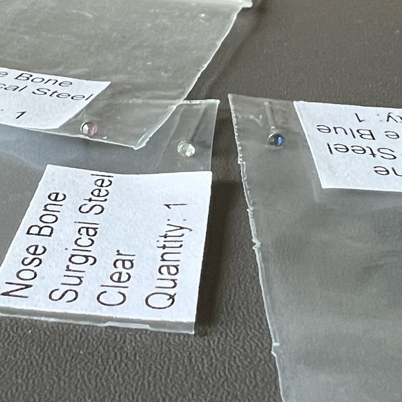 Set of 7 nose studs - Picture 3 of 3